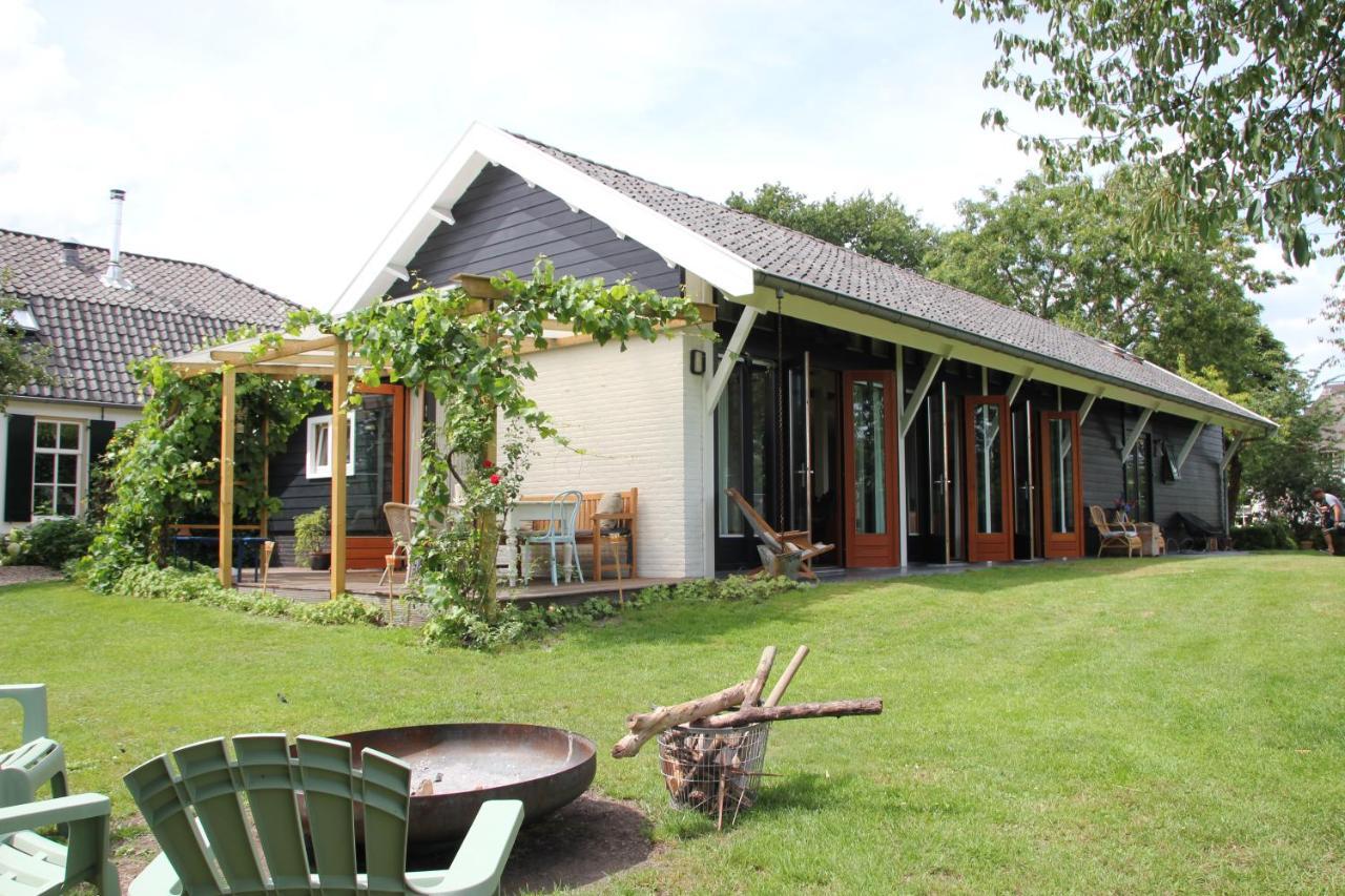 Villa Familiehuis De Betuwe Met Prive Kunstgras Tennisbaan En Sauna Erichem Exterior foto